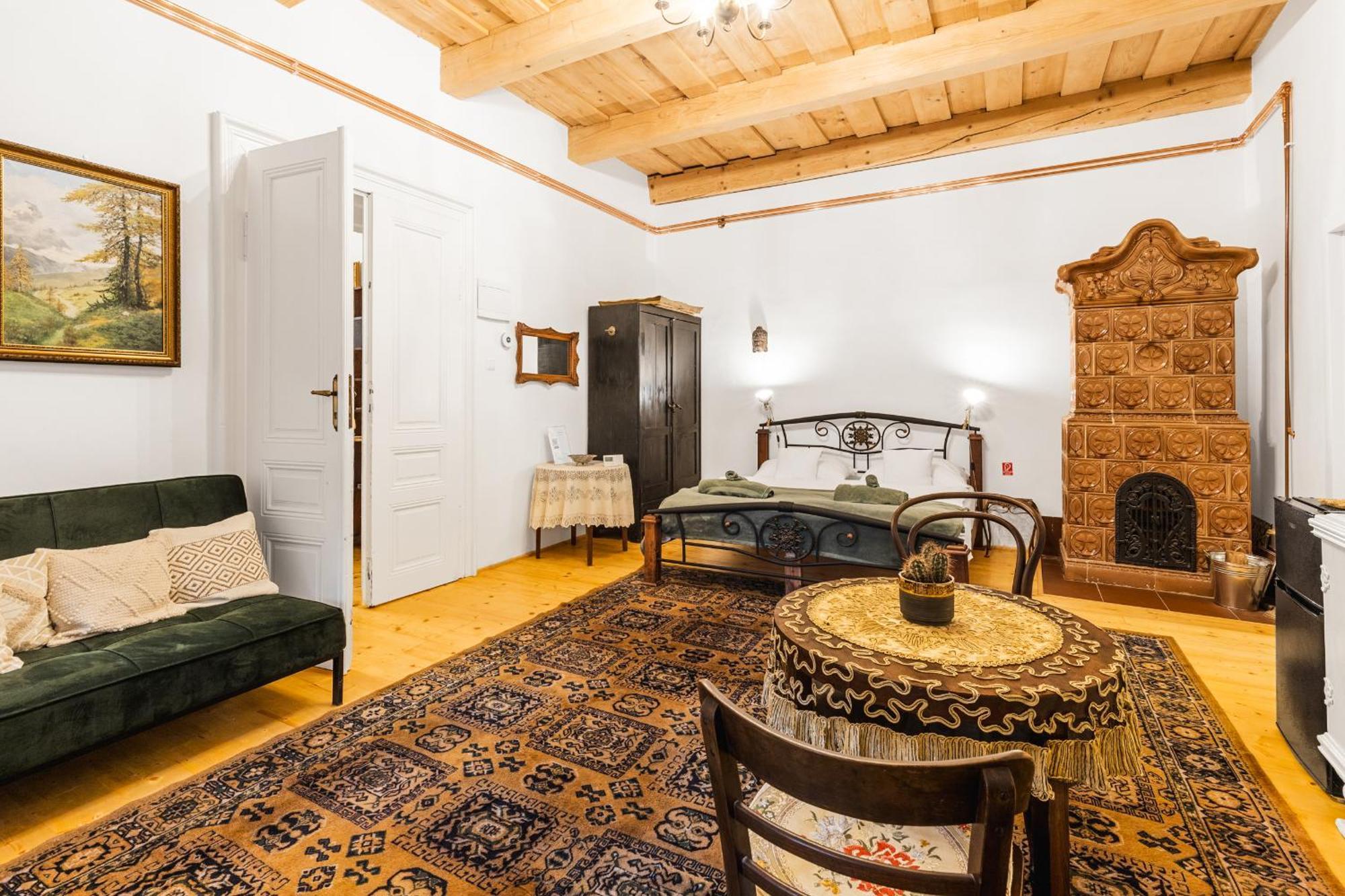 Sovi Dom- Historicke Apartmany Z 19 Storocia, 4Km Od Banskej Stiavnice Svaty Anton Ngoại thất bức ảnh