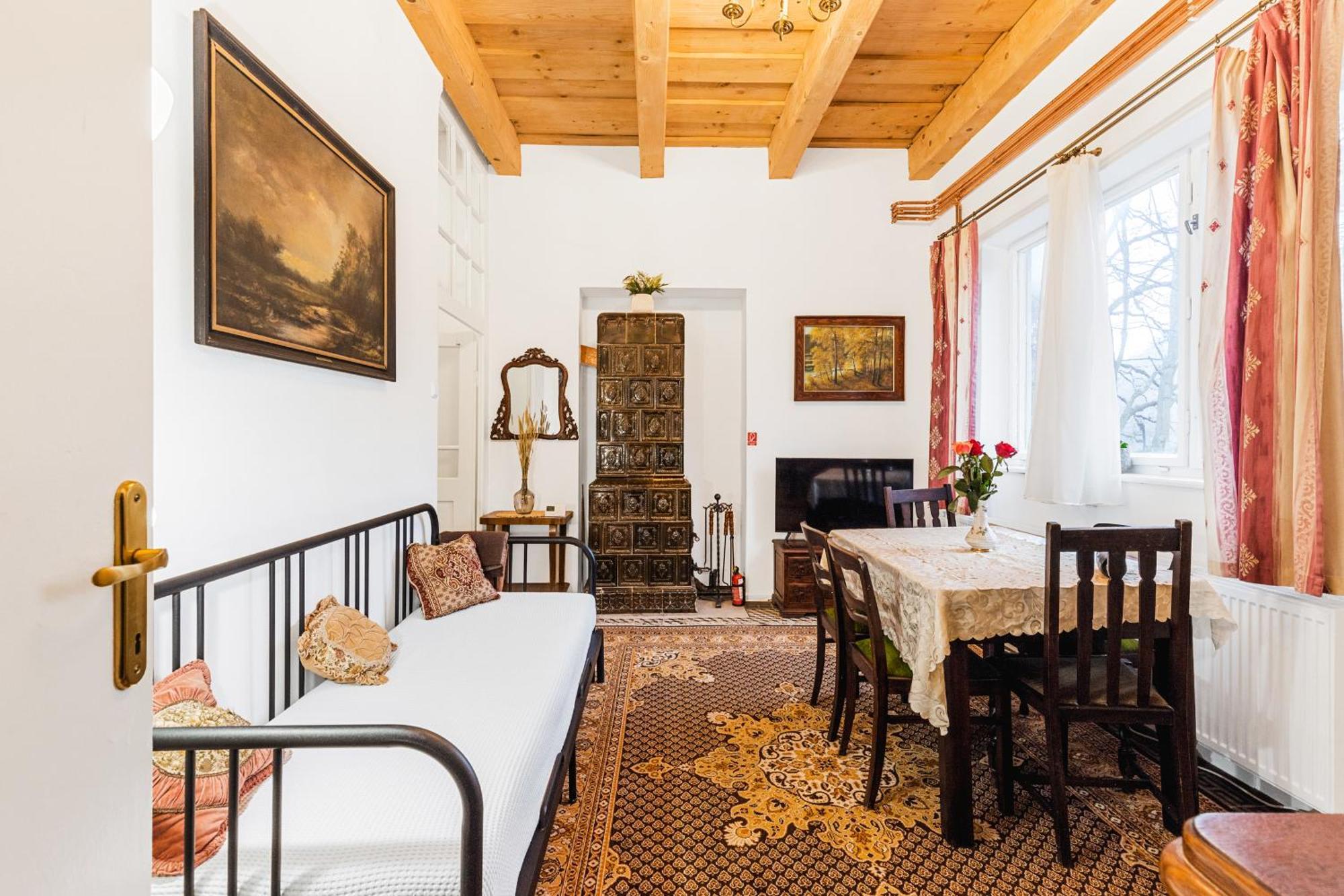 Sovi Dom- Historicke Apartmany Z 19 Storocia, 4Km Od Banskej Stiavnice Svaty Anton Ngoại thất bức ảnh