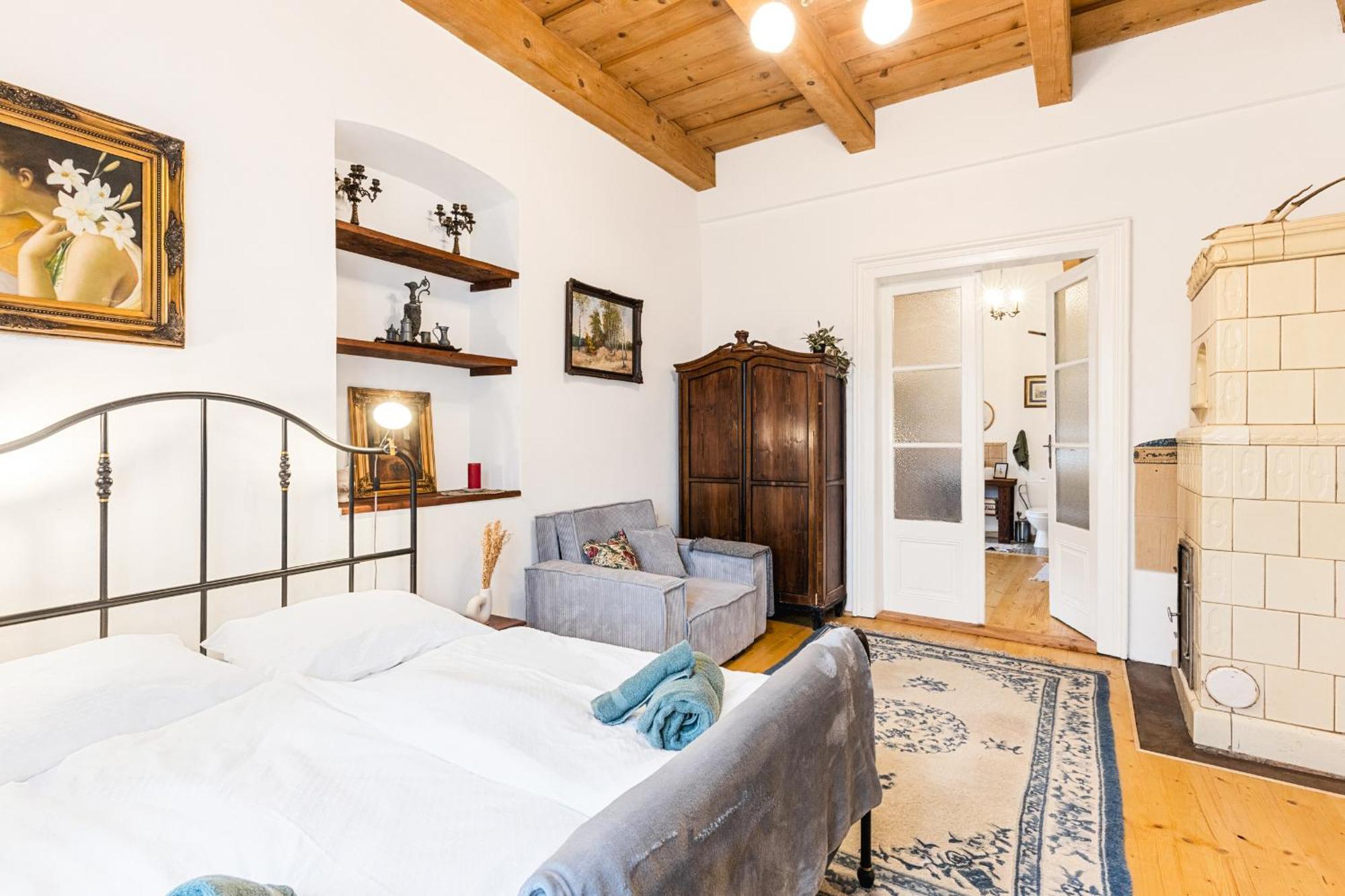 Sovi Dom- Historicke Apartmany Z 19 Storocia, 4Km Od Banskej Stiavnice Svaty Anton Ngoại thất bức ảnh